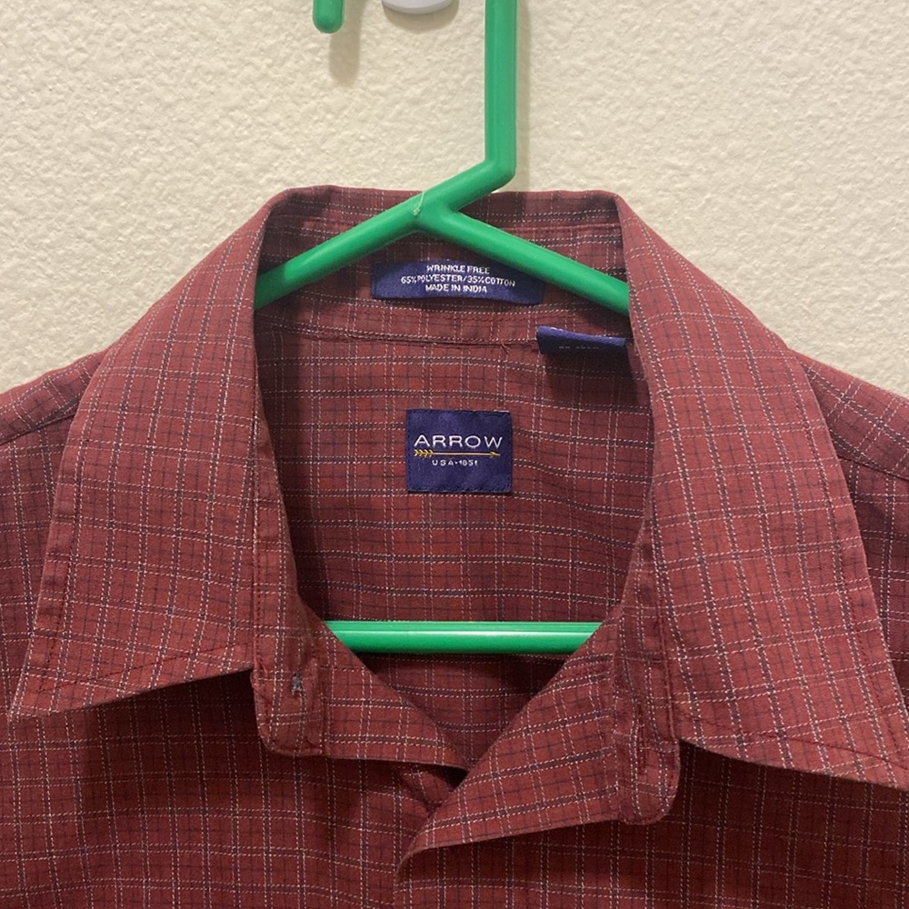 Arrow short sleeve shirt.